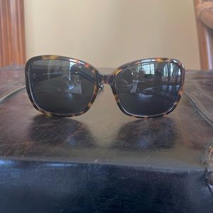Banana Republic tortoiseshell women’s sunglasses with polarized lens